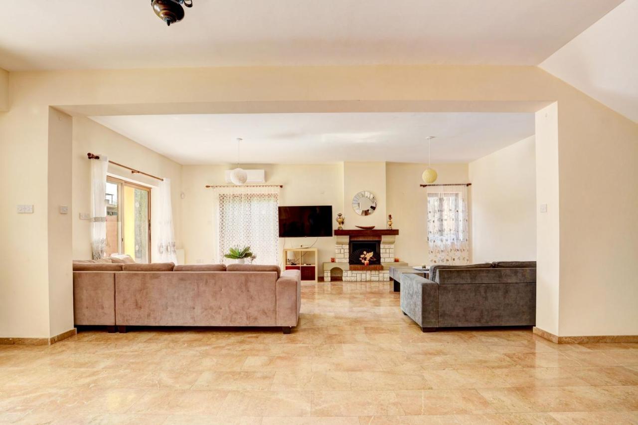 Villa Eva Ayia Napa Exteriör bild