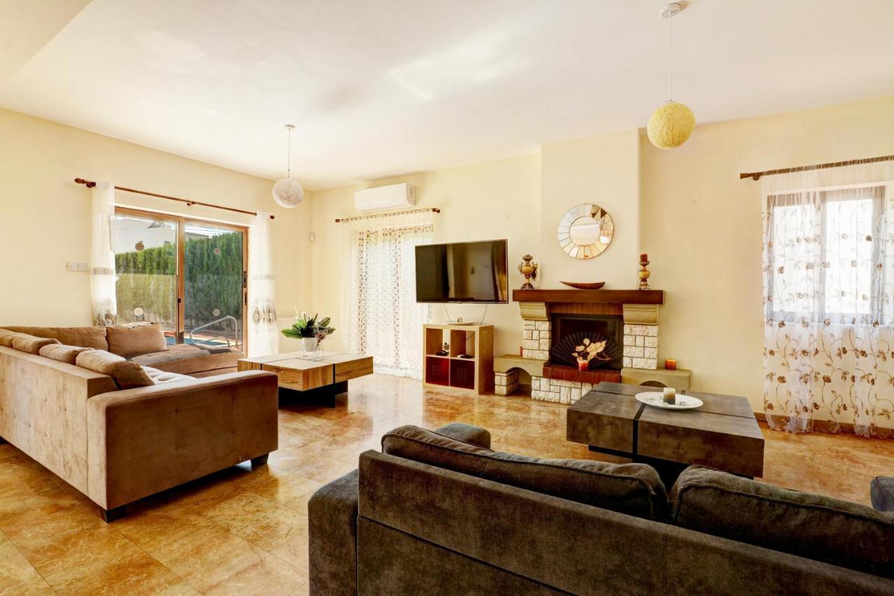 Villa Eva Ayia Napa Exteriör bild