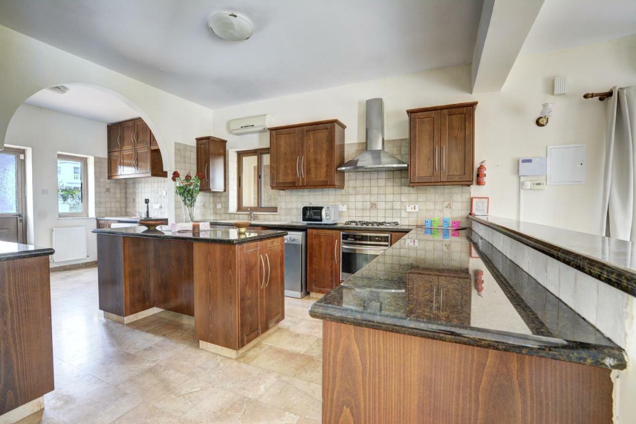Villa Eva Ayia Napa Exteriör bild